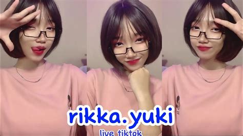 Dekrikka (@rikkayuki) sedang LIVE .
